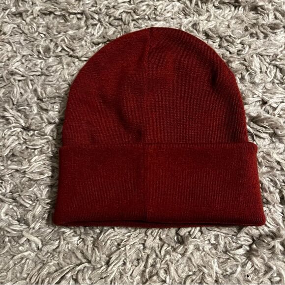 Lululemon warm revolution hat s/m garnet